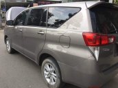 Bán ô tô Toyota Innova năm sản xuất 2017, màu vàng giá tốt