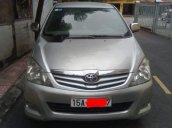 Cần bán gấp Toyota Innova G đời 2010, màu bạc chính chủ