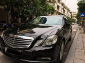 Cần bán xe Mercedes E300 2010, màu đen còn mới, 768 triệu