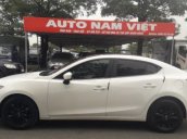 Cần bán gấp Mazda 3 1.5 AT năm sản xuất 2016, màu trắng 