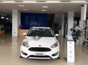 Bán Ford Focus Trend năm sản xuất 2018, màu trắng giá tốt