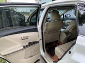 Cần bán gấp Toyota Venza đời 2009, màu trắng, xe nhập