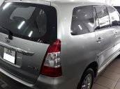 Cần bán gấp Toyota Innova 2.0E 2012, màu bạc