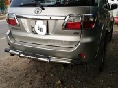 Bán xe cũ Toyota Fortuner G đời 2009, màu bạc, giá 622tr
