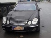 Bán Mercedes E200 năm sản xuất 2005, màu đen còn mới