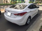 Đổi xe mới cần bán Hyundai Elantra 2014, số sàn, màu trắng