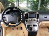 Xe Hyundai Starex năm 2012, màu bạc số sàn, bán giá 675tr