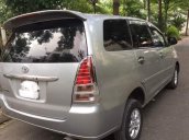 Cần bán xe Toyota Innova đời 2007, màu bạc xe gia đình
