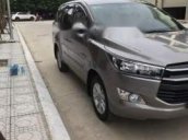 Cần bán gấp Toyota Innova đời 2018, màu xám còn mới, giá tốt