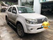 Bán Toyota Fortuner 2.7 V năm 2010, màu trắng, giá chỉ 525 triệu