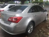 Cần bán xe Chevrolet Cruze năm sản xuất 2015, màu bạc  