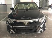 Cần bán Toyota Camry 2.0E sản xuất 2018, màu đen