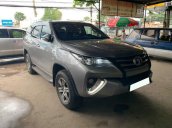 Chính chủ cần bán Toyota Fortuner màu bạc, nhập nguyên chiếc