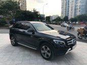 Cần bán xe Mercedes GLC250 năm sản xuất 2016, màu đen biển đẹp