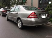 Cần bán xe Mercedes C180 sản xuất 2004, màu bạc, xe nhập