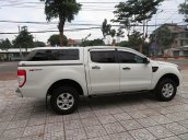 Cần bán gấp xe cũ Ford Ranger XLS 2.2L 4x2 MT năm sản xuất 2013, màu trắng 