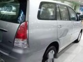 Bán Toyota Innova G sản xuất 2010, màu bạc số sàn