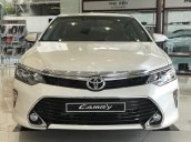 Cần bán xe Toyota Camry 2.5Q sản xuất năm 2018, màu trắng