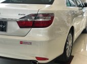 Cần bán xe Toyota Camry 2.5Q sản xuất năm 2018, màu trắng