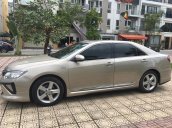 Cần bán Toyota Camry 2.5Q 2015, màu kem