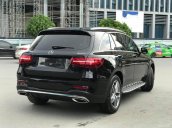 Bán xe Mercedes GLC300 4Matic năm 2017, màu đen