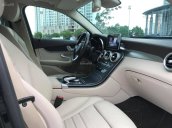 Bán xe Mercedes GLC300 4Matic năm 2017, màu đen