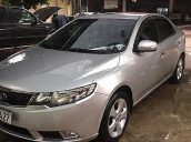 Cần bán xe Kia Cerato đời 2010, màu bạc, nhập khẩu