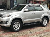 Cần bán xe Toyota Fortuner đời 2012, màu bạc