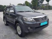 Cần bán xe Toyota Fortuner 2.7V đời 2012, màu xám giá cạnh tranh