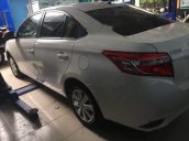 Cần bán lại xe Toyota Vios đời 2017, màu trắng số tự động