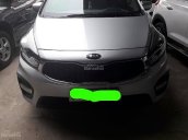 Cần bán Kia Rondo 2017, màu bạc số sàn giá cạnh tranh