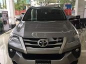 Bán xe Toyota Fortuner đời 2018, màu bạc