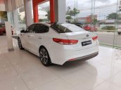 Cần bán Kia Optima đời 2018, màu trắng, giá chỉ 789 triệu