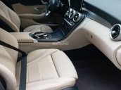 Mercedes-Benz C200 sản xuất 2015, màu đỏ, biển Hà Nội, xe tư nhân