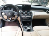 Mercedes-Benz C200 sản xuất 2015, màu đỏ, biển Hà Nội, xe tư nhân