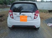 Cần bán gấp Chevrolet Spark 2017, số sàn, màu trắng, 5 chỗ nhỏ gọn