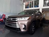 Bán chiếc xe Toyota Highlander 2.7 LE tháng 2- 2017 màu cà phê cực đẹp