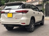 Bán xe Toyota Fortuner 2018, số tự động, máy xăng, màu trắng, nhập khẩu