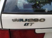 Bán xe cũ Ssangyong Musso đời 2003, màu trắng, nhập khẩu nguyên chiếc, giá chỉ 135 triệu