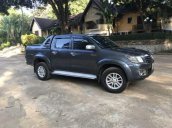 Bán Toyota Hilux năm sản xuất 2014, màu xám số sàn