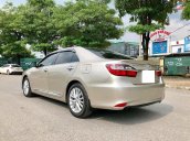 Bán Toyota Camry 2.0E màu vàng sản xuất 12/2016, đăng ký 2017