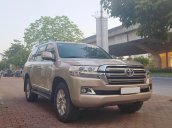 Bán xe Toyota Land Cruiser Vx sản xuất 2016, màu vàng, nhập khẩu như mới