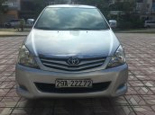 Bán ô tô Toyota Innova G đời 2011, màu bạc số sàn