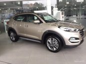 Cần bán Hyundai Tucson 2.0 xăng, đặc biệt 2018, sẵn xe giao ngay