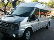 Bán xe Ford Transit luxury 2017, màu bạc