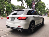 Cần bán gấp Mercedes GLC 300 đời 2017, màu trắng