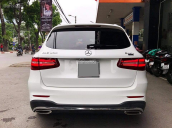 Cần bán gấp Mercedes GLC 300 đời 2017, màu trắng