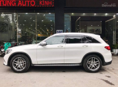 Cần bán gấp Mercedes GLC 300 đời 2017, màu trắng