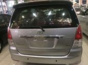 Cần bán gấp Toyota Innova G sản xuất 2010, màu bạc