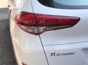 Bán xe Hyundai Tucson 2.0 bản đặc biệt năm, Sx 2017, màu trắng, nhập khẩu, biển HN, siêu lướt